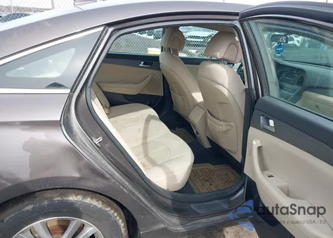 2017 Hyundai Sonata z USA, uszkodzony, nr VIN 5NPE24AF2HH559140